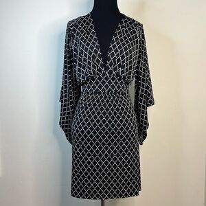 T-BAGS LOS ANGELES Black V-Neck Kimono Sleeves Print Dress M